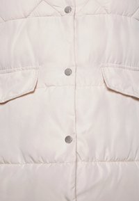 ONLY Carmakoma CARSTACY QUILTED OTW PLUS SIZE - Liemenė - moonbeam