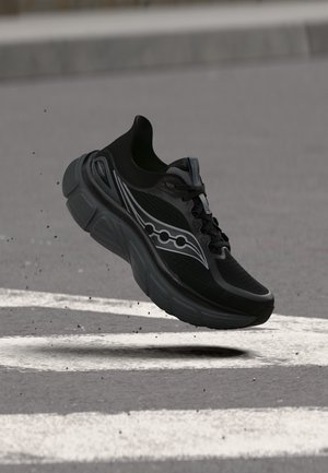 Saucony, PARAMOUNT MAX - Обувки за бягане по асфалт - black/shadow