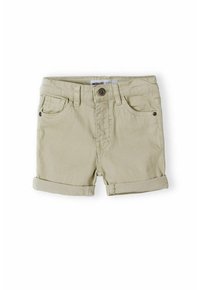 Beige denimshorts med uppvikta fållar och fickor. Har en framknappsstängning och sydda detaljer. Slät yta med minimala dekorativa inslag.