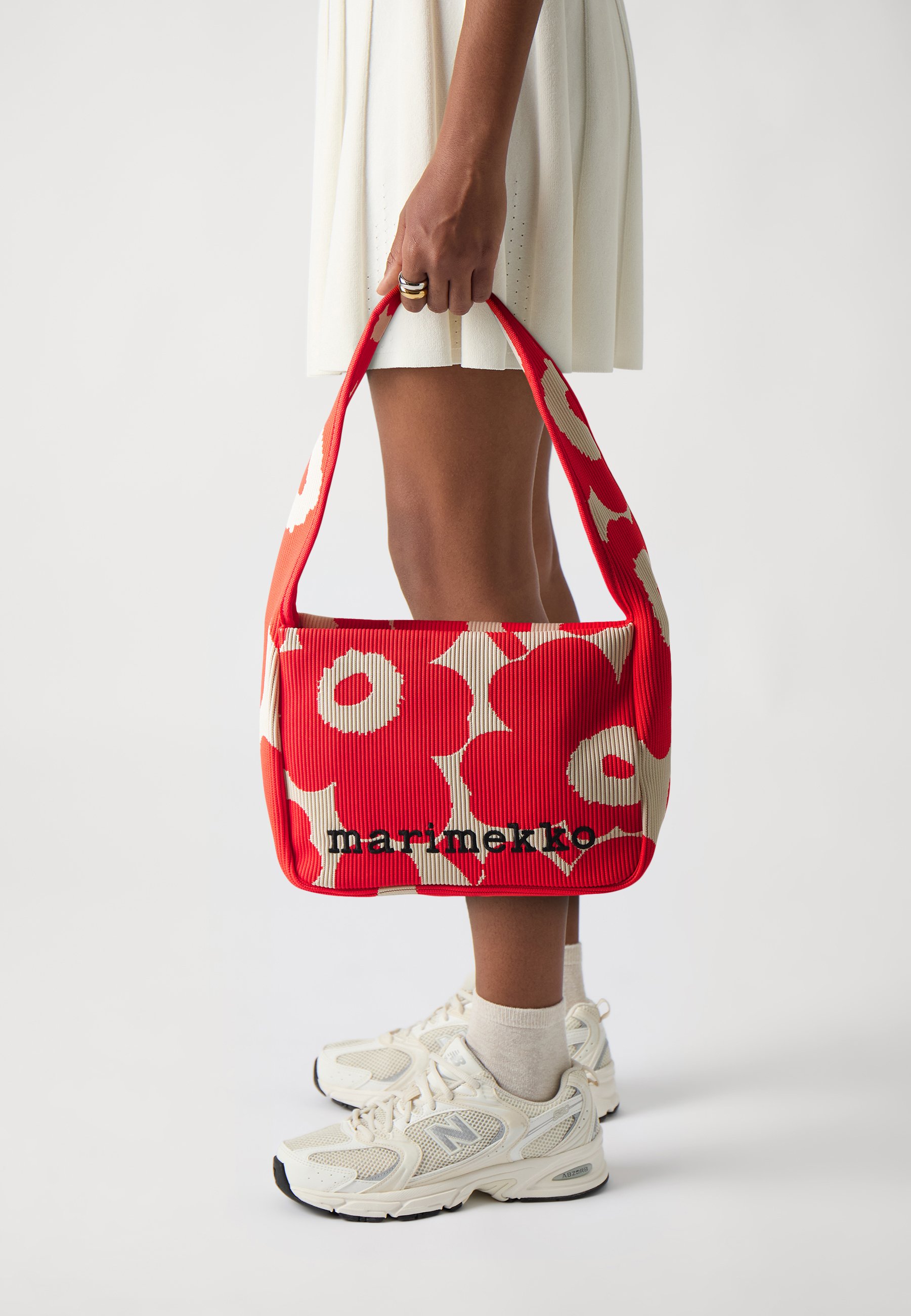 Marimekko KNITTED SHOULDERBAG UNIKKO - Handbag - pink/beige