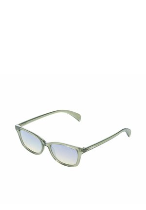 Monture de lunettes rectangulaire transparente de couleur vert clair avec des verres à dégradé subtil et des branches fines, posée sur un fond blanc.