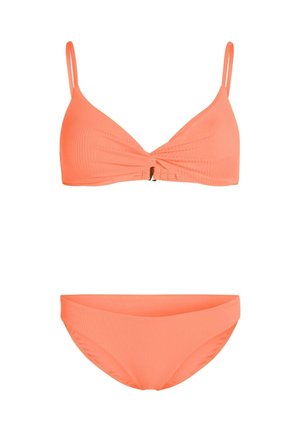 Koraalrode bikiniset met een gestructureerd, geribbeld design. De top heeft verstelbare bandjes en een gedraaide voorkant, terwijl de broek een naadloze afwerking heeft.