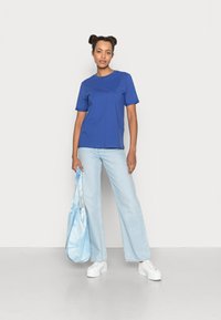 Pieces PCRIA FOLD UP SOLID TEE - T-shirt básica - deep ultramarine
