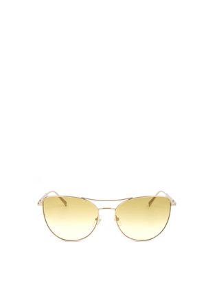 Occhiali da sole stile aviator con sottili montature in metallo dorato e lenti gialle sfumate, centrati su sfondo bianco.