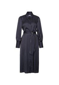 Robe chemise midi noire avec des rayures verticales blanches, manches longues, boutonnière devant, larges poignets, col et ceinture nouée à la taille.