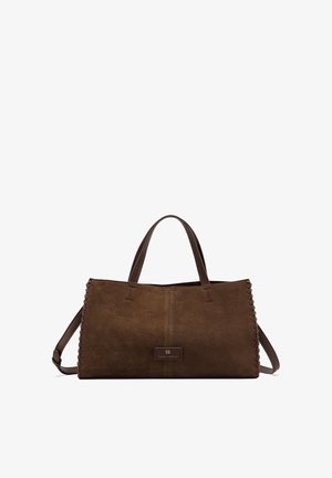 Borsa a mano rettangolare in suede marrone con bordi cuciti, due manici corti e tracolla staccabile, brandizzata "Queen Helena."