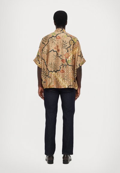 Origin Of Hearts BEGA KIMONO UNISEX - Lehká bunda - amber