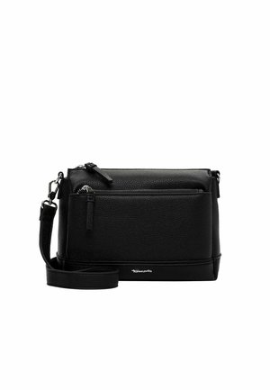 Bolso cruzado de cuero negro con compartimentos con cremallera en la parte delantera y superior, y una correa ajustable, sobre un fondo blanco.