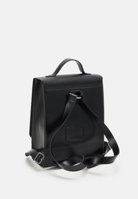 Martens BOX BACKPACK UNISEX Sac à dos black/noir