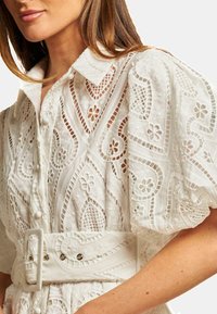 Alma en Pena Vestido camisero - blanco