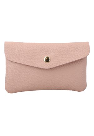 Weiche rosa strukturierte Lederetui mit einer Klappe und einem runden goldenen Druckknopfverschluss, zentriert auf weißem Hintergrund.