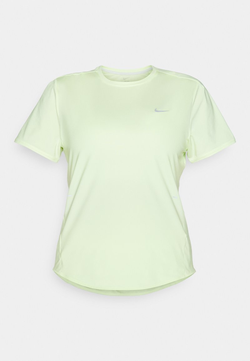 Helles grünes Sport-T-Shirt aus weichem, atmungsaktivem Stoff. Verfügt über einen Rundhalsausschnitt, kurze Ärmel und ein kleines silbernes Logo auf der Brust.