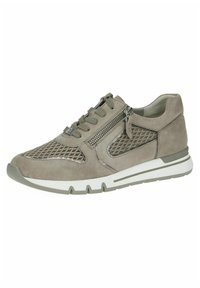 Szare zamszowe sneakersy z siateczkowymi akcentami, sznurowaniem i zamkiem błyskawicznym, wyściełanym językiem oraz kontrastującą białą podeszwą z teksturowanym gripem.