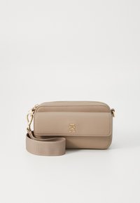 Unselected, coastal taupe
