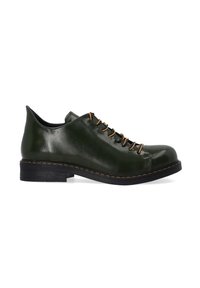 Groene leren schoen met een ronde neus, zwarte zool en bruine veters. Glad oppervlak en gestikte details langs de zool.