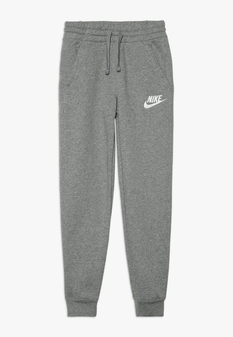 Graue Jogginghosen aus weichem Stoff, mit einem elastischen Bund und Kordelzügen, seitlichen Taschen und einem weißen Nike-Logo auf dem linken Oberschenkel.