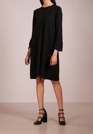 Robe pull - black