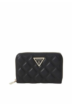 Portafoglio nero trapuntato con zip su tutto il giro e logo triangolare argento Guess centrato sul davanti, con testo U.S.A. e punto interrogativo.