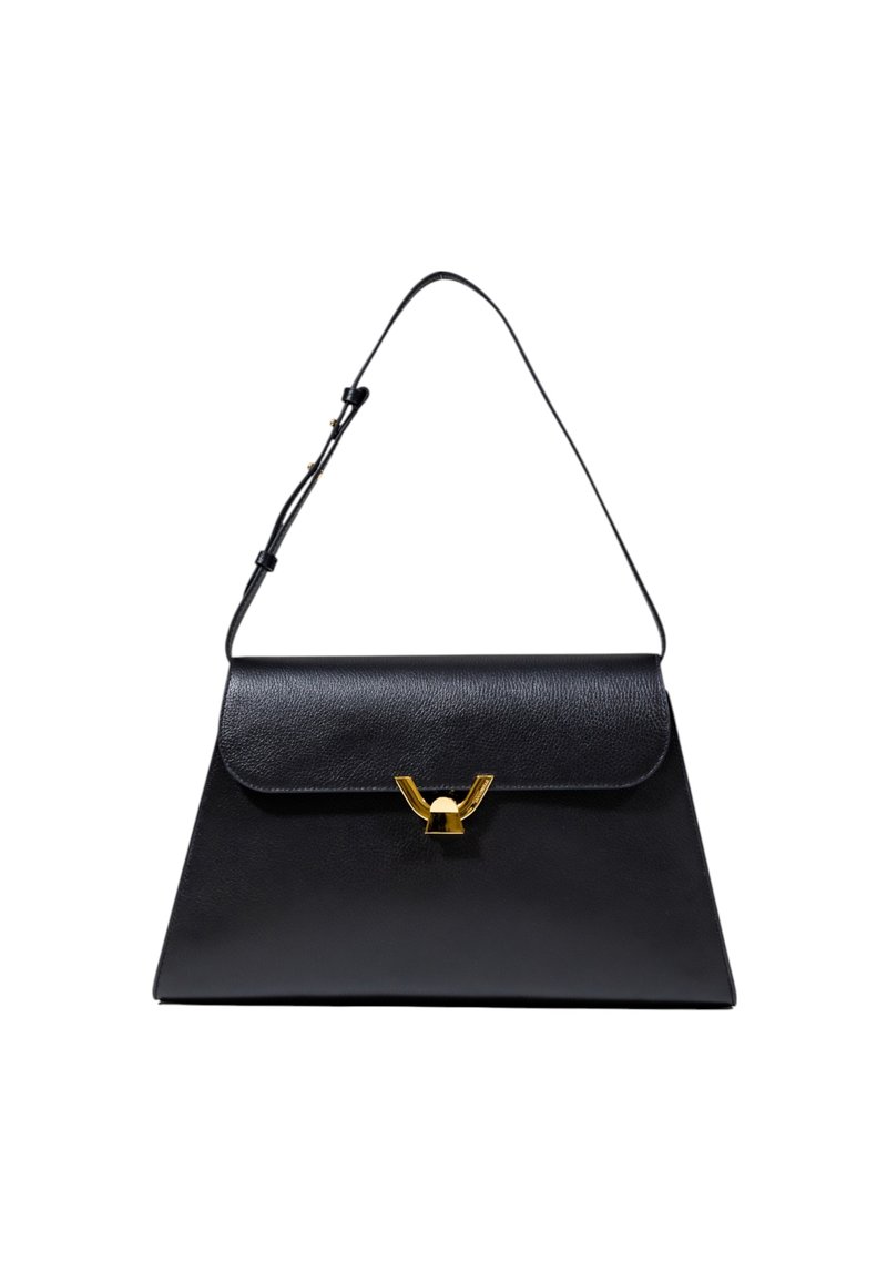 Borsa a tracolla in pelle nera con un design strutturato, caratterizzata da una chiusura centrale dorata lucida e una tracolla regolabile.