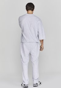 SIKSILK Sudadera - grey