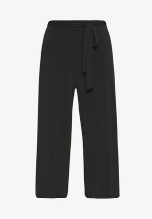 Czarne szerokie spodnie wykonane z miękkiego materiału, z wiązanym paskiem w talii i gładką fakturą, bez widocznych elementów metalowych ani wzorów.