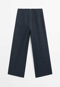 Mörk denimbyxor med vida ben och hög midja, samt en dold dragkedja bak. Tyget har en slät yta med subtila vävningsmönster.