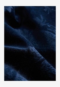Unselected, navy