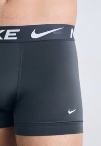 Nike Underwear TRUNK 3 PACK - Chiloți boxer - green frost/antrhacite/hyper royal