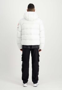 Alpha Industries Chaqueta de invierno - white