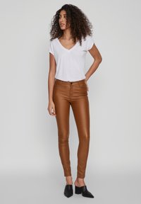 VILA COMMIT COATED RWSK NEW - Džegingi - toffee