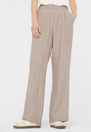 Leichte, locker sitzende Hosen in sanftem Beige mit vertikalen weißen Streifen, ausgestattet mit einem elastischen Bund und seitlichen Taschen.