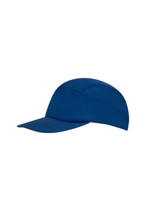 Blaues Stoff-Baseballcap mit geschwungenem Schirm, Seitenansicht vor weißem Hintergrund.