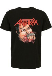 Sort bomulds T-shirt med et grafisk print af en blodig hånd med knyttet næve og ansigt i tegneseriestil, fremhævet med rød skrift.