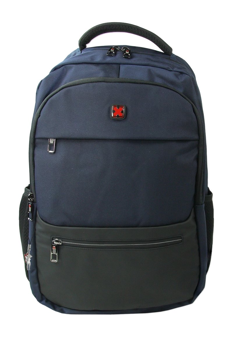 Sac à dos en tissu bleu marine et noir avec des compartiments à double zip, une poignée sur le dessus, des poches latérales et un accent logo rouge sur le devant.