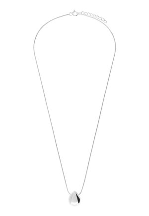 Zilveren ketting met een glad, afgerond druppelvormig hangertje en een verstelbare sluiting op een witte achtergrond.