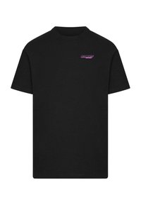 Černé tričko s krátkým rukávem vyrobené z bavlny, s malým fialovým logem "STREET RUSH" na levé části hrudi. Jednoduchý design, kulatý výstřih.