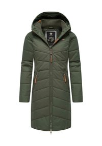 Groene gewatteerde jas met een capuchon, voorzien van een voorrits, twee zijzakken en bruin leren accenten op de ritssluitingen. Geweven chevronpatroon.