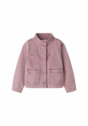 Veste en jean rose à manches longues, col montant, fermeture boutonnée devant et deux grandes poches plaquées sur le devant.