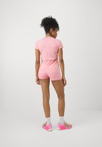adidas Performance Spordi T-särk - semi pink spark/white