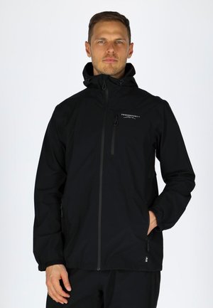 Schwarze wasserdichte Jacke mit hohem Kragen, Reißverschluss vorne und verstellbarer Kapuze. Verfügt über zwei Seitentaschen und ein Logo auf der Brust.