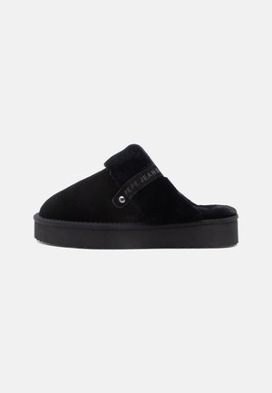 DISSY NORTH - Hausschuh - black