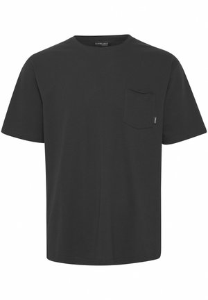 T-shirt nera a maniche corte in cotone con collo rotondo e una piccola tasca sul lato sinistro del petto. Design semplice e pulito.