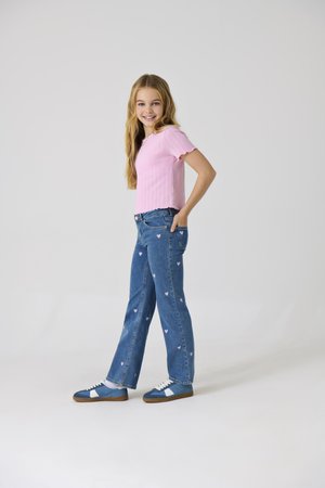 ONLY GIRLS KOGJUICY WIDE HEART EMB NOOS - Jean flare - light medium blue denim/pink