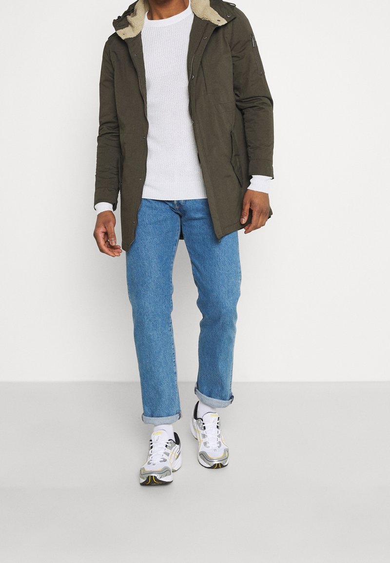 QUINTON HAZELL Courroie Poly-V Courroie d'accessoire QBR72035 2035mm QUINTON HAZELL Courroie Poly-V Courroie d'accessoire QBR72035 2035mm