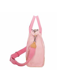 Roze stoffen draagtas met een leopardprint voering, voorzien van dubbele handvatten en een afneembare schouderband. Tan accenten aan de basis zorgen voor contrast.