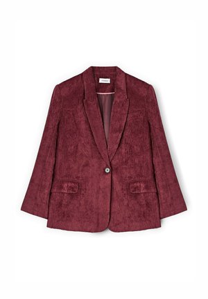 Blazer de terciopelo burdeos con solapas en pico, cierre de un solo botón y dos bolsillos delanteros. Textura suave y forma estructurada.