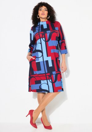 LETTER PRINT - Jersey dress - ruby red