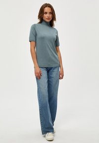 Minus MILIMA ROLL NECK KNIT - Základné tričko - blue zen melange
