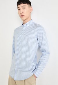 Calvin Klein OXFORD STRIPE SLIM - Shirt - vista blue