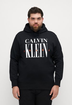 PLUS SERIF FONT GRAPHIC HOODIE - Sweatshirt - black